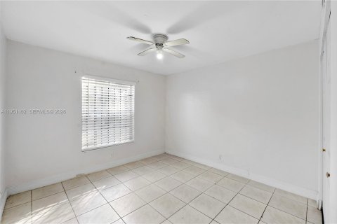 Condo in Lauderhill, Florida, 2 bedrooms  № 2011145 - photo 3