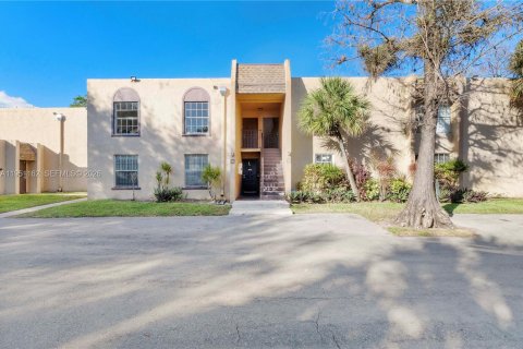 Condo in Lauderhill, Florida, 2 bedrooms  № 2011145