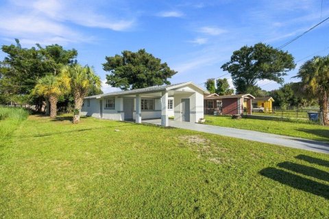 House in St. Lucie, Florida 3 bedrooms, 109.25 sq.m. № 2362145 - photo 28