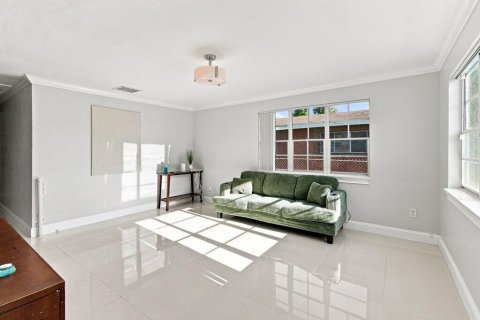 House in St. Lucie, Florida 3 bedrooms, 109.25 sq.m. № 2362145 - photo 11