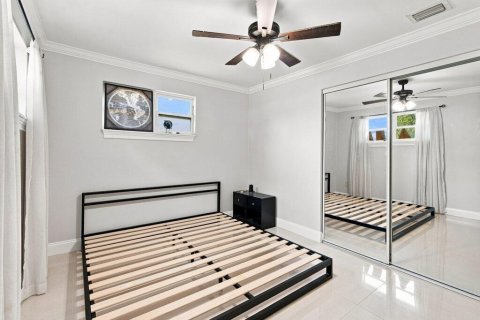 House in St. Lucie, Florida 3 bedrooms, 109.25 sq.m. № 2362145 - photo 18