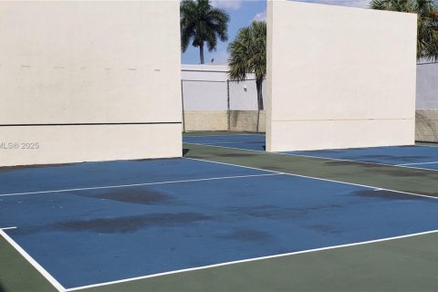 Купить кондоминиум в Майами, Флорида 2 спальни, 70.88м2, № 1957204 - фото 13