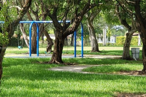 Купить кондоминиум в Майами, Флорида 2 спальни, 70.88м2, № 1957204 - фото 16