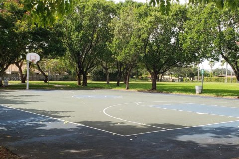 Купить кондоминиум в Майами, Флорида 2 спальни, 70.88м2, № 1957204 - фото 18