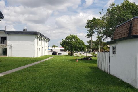 Купить кондоминиум в Майами, Флорида 2 спальни, 70.88м2, № 1957204 - фото 17