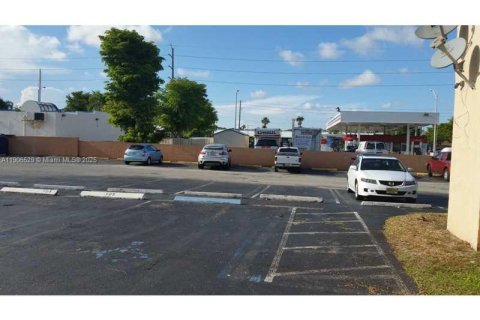 Купить кондоминиум в Майами, Флорида 2 спальни, 70.88м2, № 1957204 - фото 8