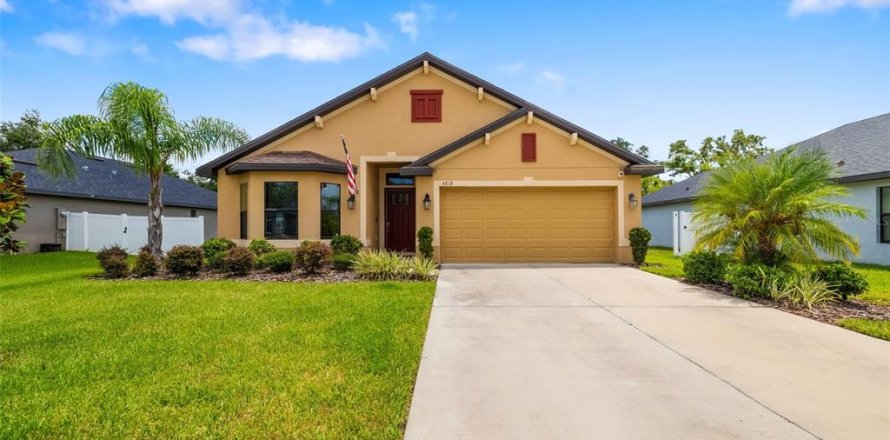 House in Parrish, Florida 3 bedrooms, 140.47 sq.m. № 1901196