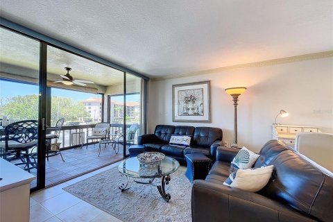 Condominio en venta en Tarpon Springs, Florida, 2 dormitorios, 98.94 m2 № 2356426 - foto 15