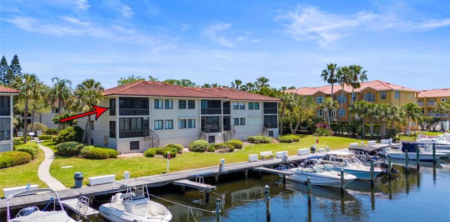 Condominio en Tarpon Springs, Florida, 2 dormitorios  № 2356426