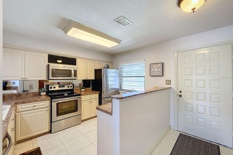 Condominio en venta en Tarpon Springs, Florida, 2 dormitorios, 98.94 m2 № 2356426 - foto 5