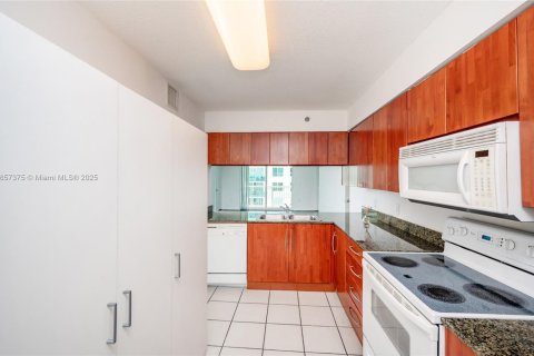 Copropriété à louer à Miami, Floride: 2 chambres, 95.69 m2 № 1881684 - photo 10