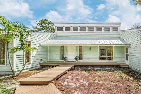 House in Stuart, Florida 3 bedrooms, 167.69 sq.m. № 1902055 - photo 1