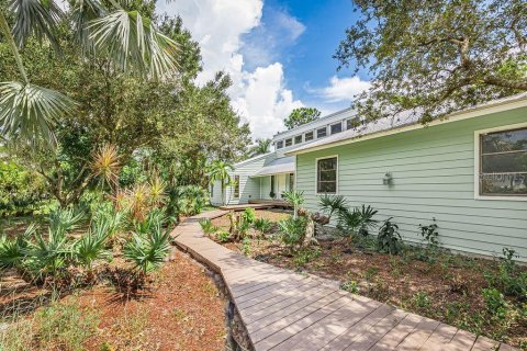 House in Stuart, Florida 3 bedrooms, 167.69 sq.m. № 1902055 - photo 2