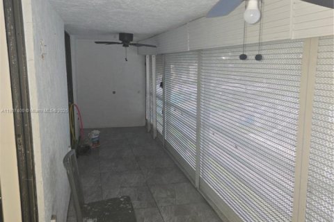 Condo in Coral Springs, Florida, 2 bedrooms  № 1746221 - photo 24