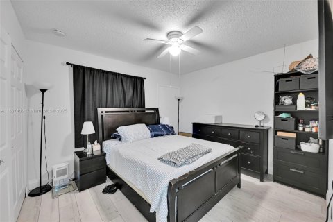 Condo in Coral Springs, Florida, 2 bedrooms  № 1746221 - photo 15