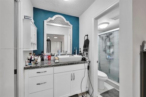 Condo in Coral Springs, Florida, 2 bedrooms  № 1746221 - photo 10