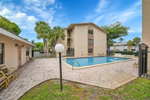Condo in Coral Springs, Florida, 2 bedrooms  № 1746221 - photo 18