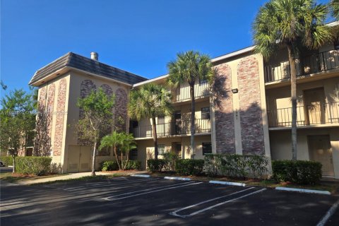 Condo in Coral Springs, Florida, 2 bedrooms  № 1746221 - photo 2
