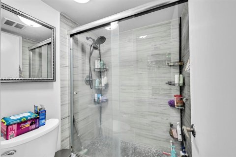 Condo in Coral Springs, Florida, 2 bedrooms  № 1746221 - photo 11