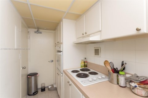 Condo in Miami Beach, Florida  № 1714792 - photo 5
