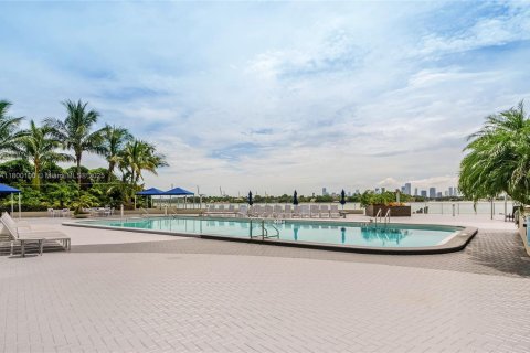 Condo in Miami Beach, Florida  № 1714792 - photo 14