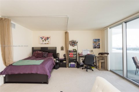 Condo in Miami Beach, Florida  № 1714792 - photo 8
