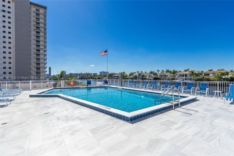 Copropriété à vendre à Hollywood, Floride: 2 chambres, 101.64 m2 № 1956791 - photo 2