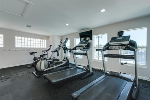 Copropriété à vendre à Hollywood, Floride: 2 chambres, 101.64 m2 № 1956791 - photo 21