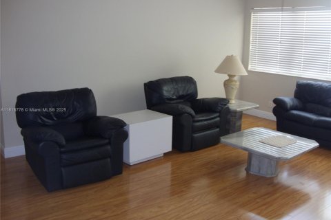 Condominio en venta en Hallandale Beach, Florida, 1 dormitorio, 88.26 m2 № 1888975 - foto 10