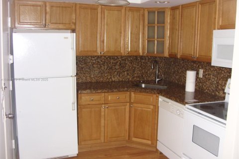 Condominio en venta en Hallandale Beach, Florida, 1 dormitorio, 88.26 m2 № 1888975 - foto 2