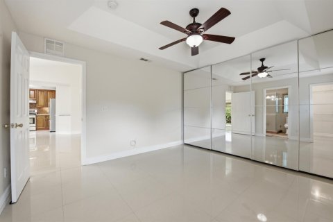 House in Stuart, Florida 3 bedrooms, 109.81 sq.m. № 2179880 - photo 11