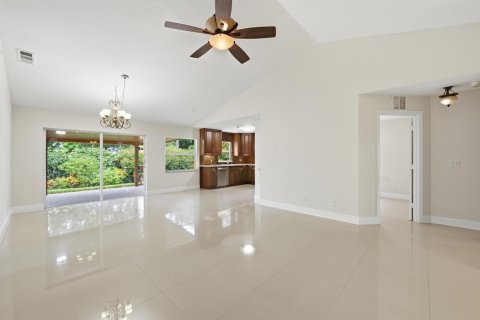 House in Stuart, Florida 3 bedrooms, 109.81 sq.m. № 2179880 - photo 4