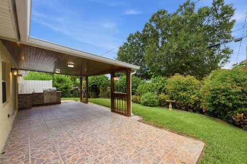 House in Stuart, Florida 3 bedrooms, 109.81 sq.m. № 2179880 - photo 22