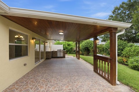 House in Stuart, Florida 3 bedrooms, 109.81 sq.m. № 2179880 - photo 23