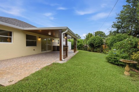 House in Stuart, Florida 3 bedrooms, 109.81 sq.m. № 2179880 - photo 26