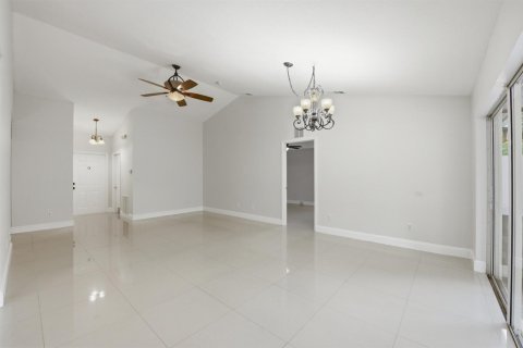 House in Stuart, Florida 3 bedrooms, 109.81 sq.m. № 2179880 - photo 6