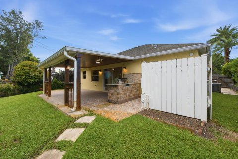 House in Stuart, Florida 3 bedrooms, 109.81 sq.m. № 2179880 - photo 28