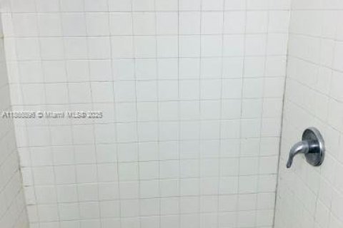 Appartement à louer à Miami, Floride: 1 chambre, 46.45 m2 № 1897620 - photo 10