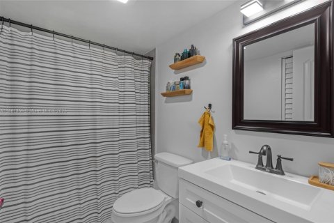 Condo in Cutler Bay, Florida, 1 bedroom  № 1892407 - photo 18