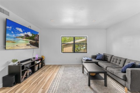 Condo in Cutler Bay, Florida, 1 bedroom  № 1892407 - photo 9