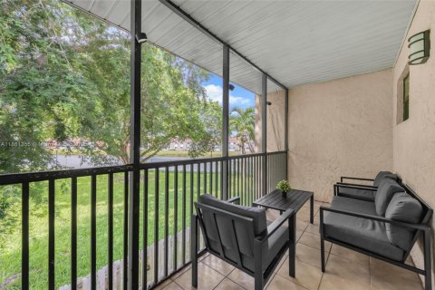 Condo in Cutler Bay, Florida, 1 bedroom  № 1892407 - photo 1