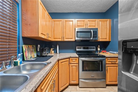 Casa en alquiler en Miami, Florida, 3 dormitorios, 197.88 m2 № 1981243 - foto 6