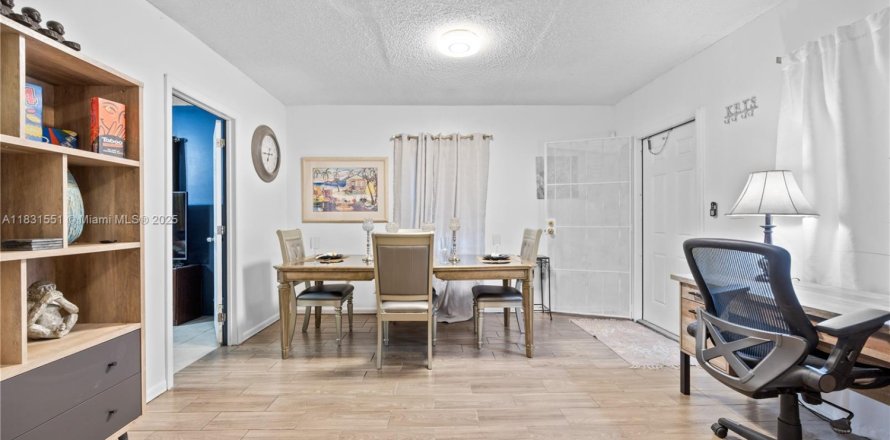 Casa en Miami, Florida 3 dormitorios, 197.88 m2 № 1981243