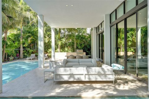 Купить виллу или дом в Голден-Бич, Флорида 6 спален, № 2039719 - фото 16