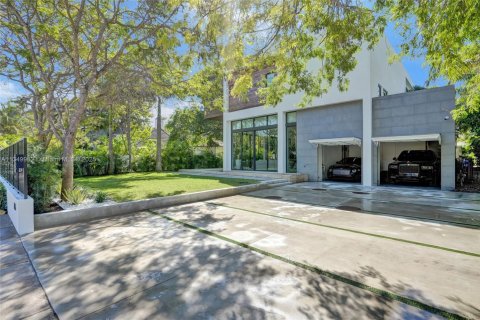 Купить виллу или дом в Голден-Бич, Флорида 6 спален, № 2039719 - фото 3