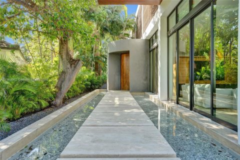 Купить виллу или дом в Голден-Бич, Флорида 6 спален, № 2039719 - фото 9