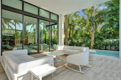 Купить виллу или дом в Голден-Бич, Флорида 6 спален, № 2039719 - фото 23