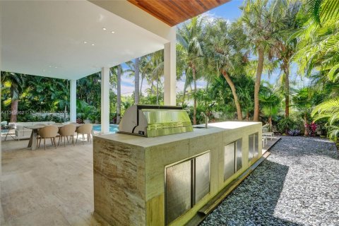 Купить виллу или дом в Голден-Бич, Флорида 6 спален, № 2039719 - фото 26