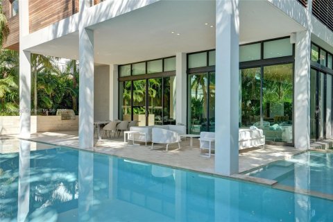 Купить виллу или дом в Голден-Бич, Флорида 6 спален, № 2039719 - фото 21