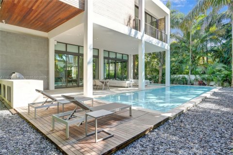 Купить виллу или дом в Голден-Бич, Флорида 6 спален, № 2039719 - фото 22